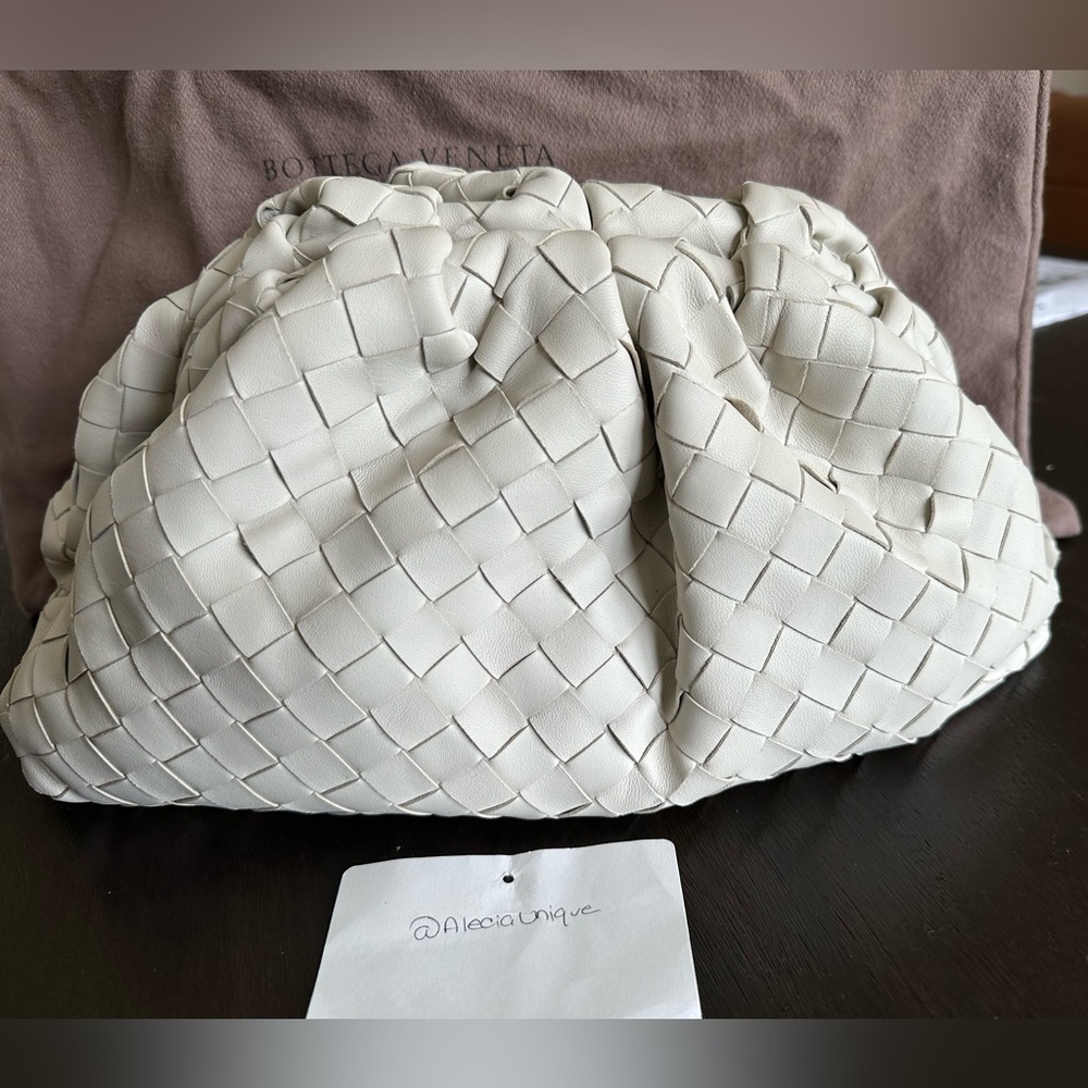 Bottega Veneta large clutch in white intrecciato